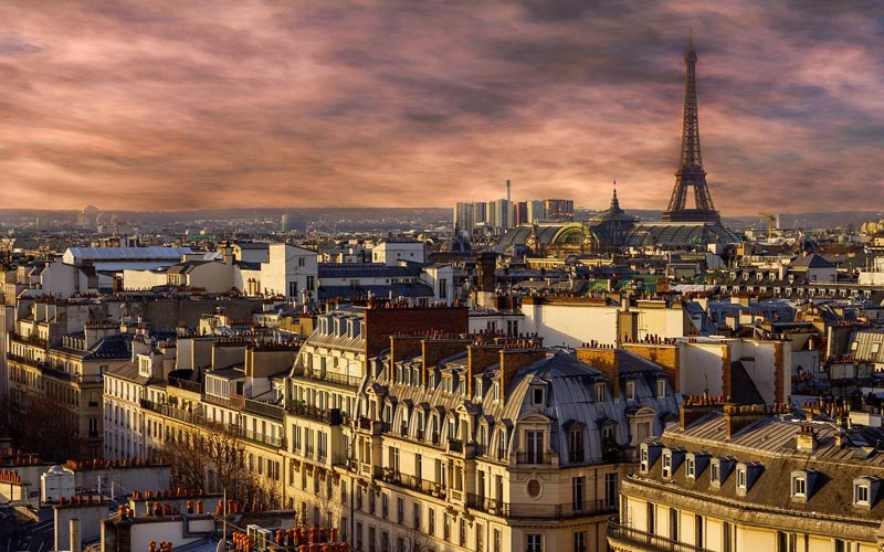 What time does the Paris stock exchange open and close?