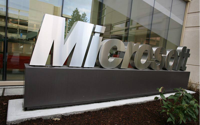 Microsoft share dividend and yield
